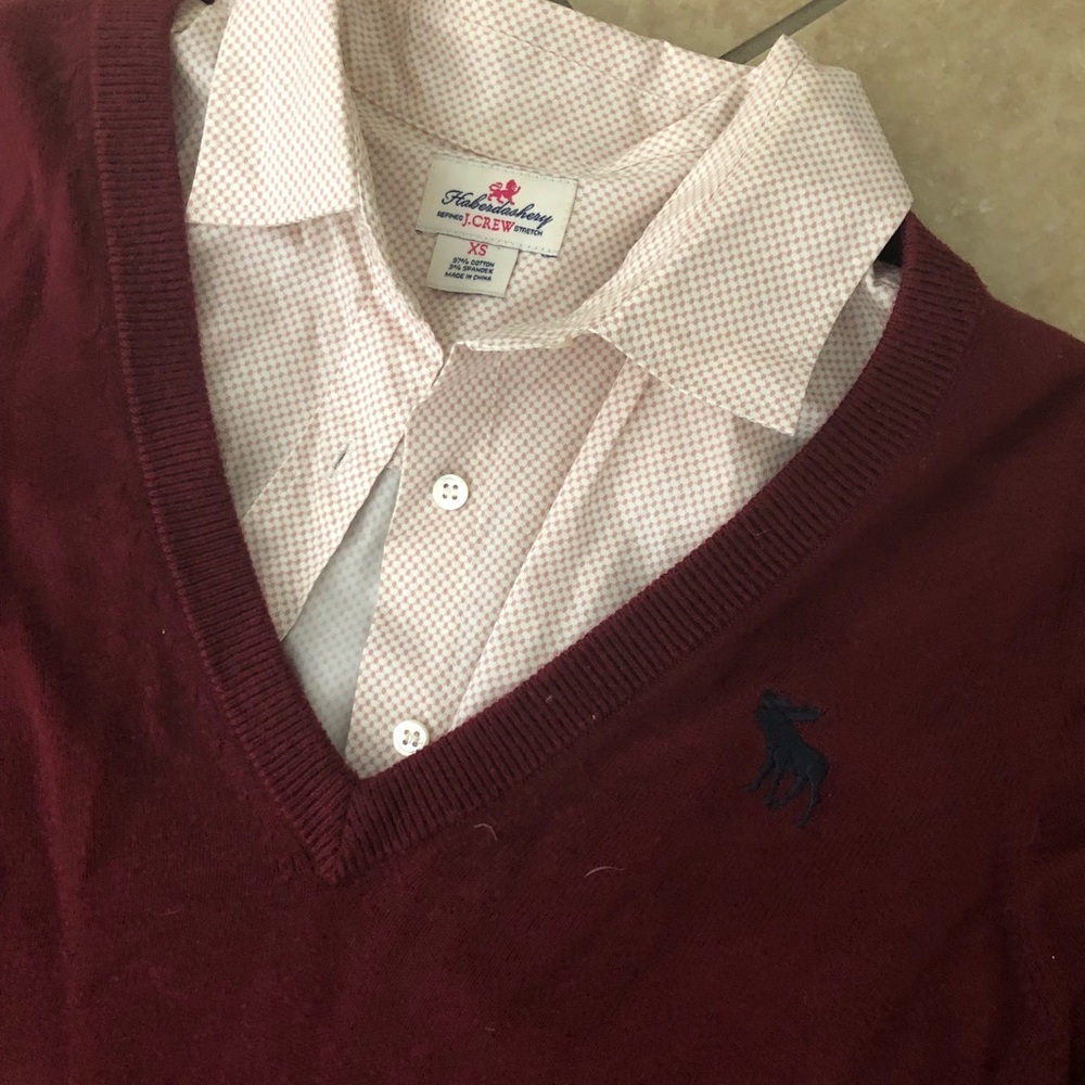 Jcrew Checkered Button Down W/A&F Maroon Sweater - image 2